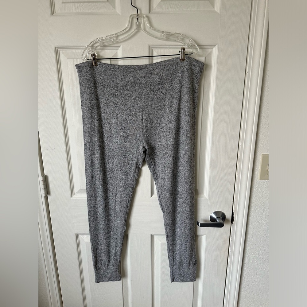 CUDDL DUDS BROWN and WHITE Soft Knit Pajama pants.